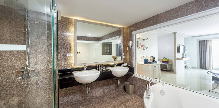 novotel-phuket-resort-deluxe-family-0021-2