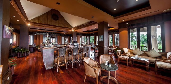 novotel-phuket-resort-vlounge-intro2-2