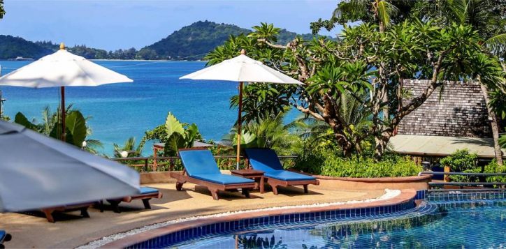 novotel-phuket-resort-shuttle-to-junceylon-mall