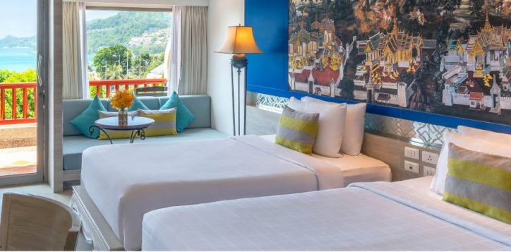 novotel-phuket-resort-shuttle-to-junceylon-mall